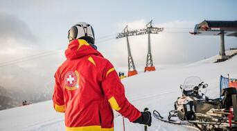 pistenrettung-weisses-kreuz