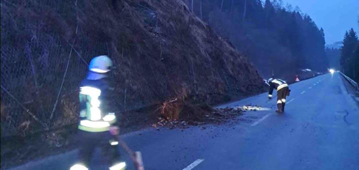 ff-ratschings-steinschlag-landesstrasse