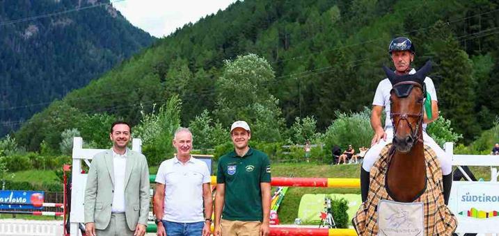 galateo-steckholzer-hochrainer-pitzianti-jumping-in-the-alps
