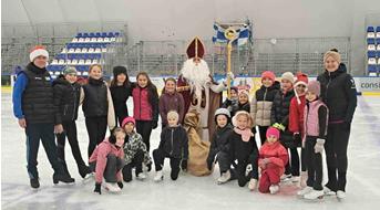 eiskunstlauf-nikolaus-auf-eis