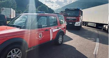 wohnwagen-brennt-ff-sterzing