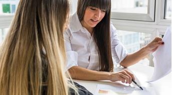 rechtsberatung-frauen-lpa-foto-freepik-com
