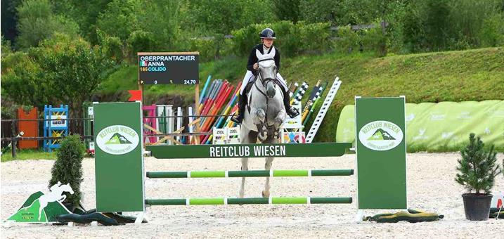 oberprantacher-anna-jumping-in-the-alps