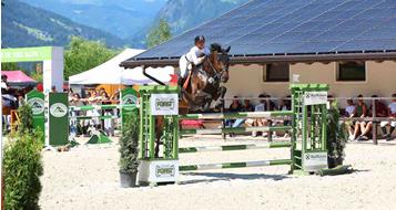 leitner-rebecca-jumping-in-the-alps-sa