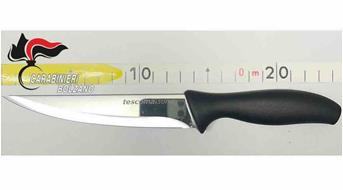 carabinieri-brixenn-stichwaffe-06-2026