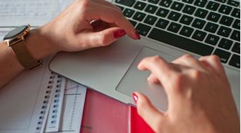 digitalisierung-pexels-roberto-cosentino-14139166