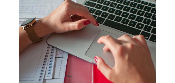 digitalisierung-pexels-roberto-cosentino-14139166