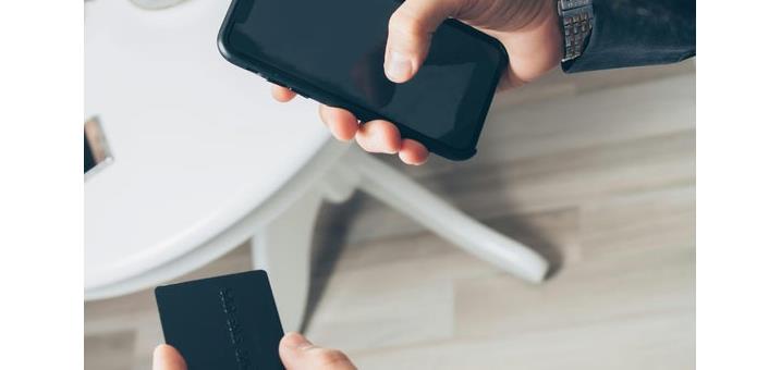 pexels-mikhail-nilov-7534791