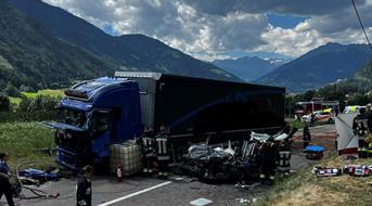 unfall-pkw-lkw-trens