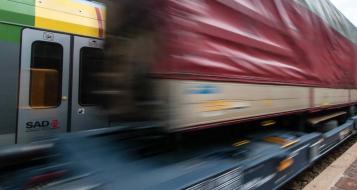 schiene-gueter-personen-verkehr