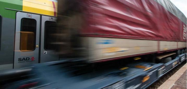 schiene-gueter-personen-verkehr