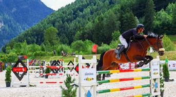 marangotto-marco-jumping-in-the-alps