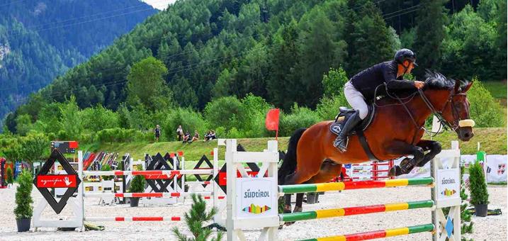 marangotto-marco-jumping-in-the-alps