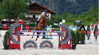boscarato-alberto-jumping-in-the-alps